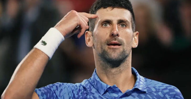 Novak Djokovic pobedio mec i zadobio povredu od gadjanja limene flasice u glavu