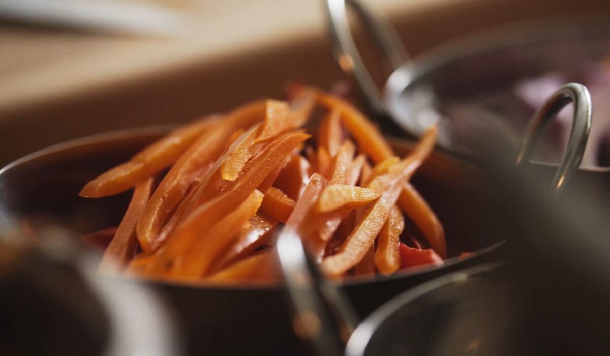 Krupan plan tanko isečenog batata.